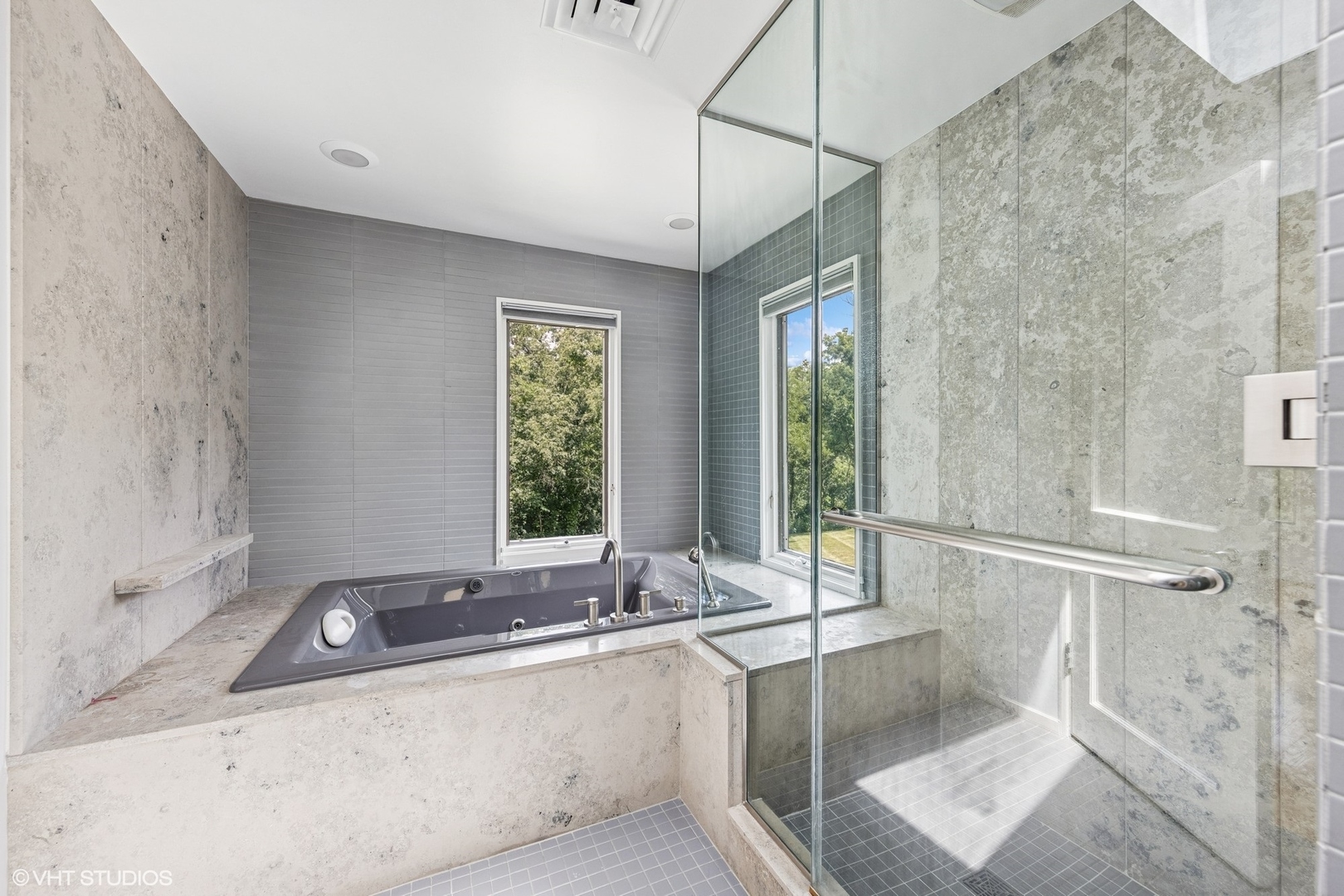 1030 CRESCENT Boulevard, Glen Ellyn, IL 60137
