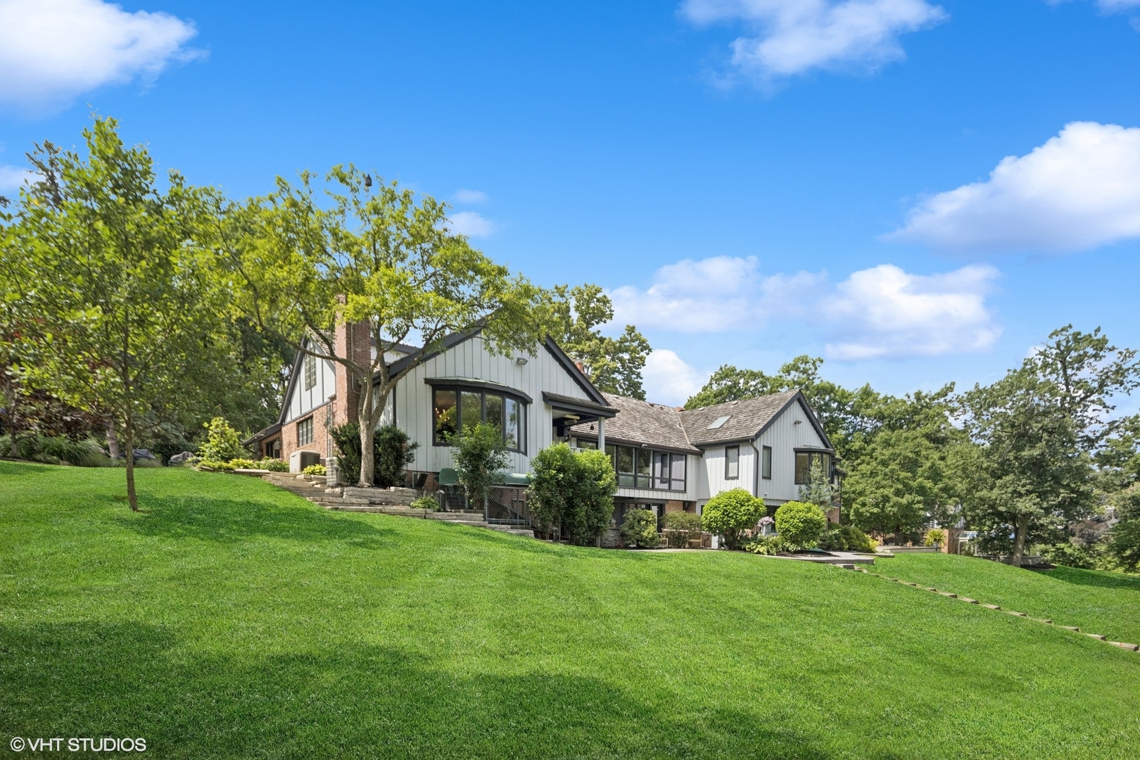 1030 CRESCENT Boulevard, Glen Ellyn, IL 60137