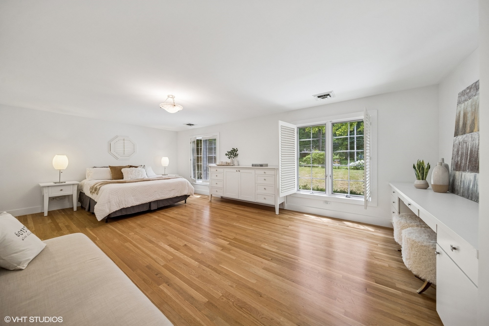 1030 CRESCENT Boulevard, Glen Ellyn, IL 60137