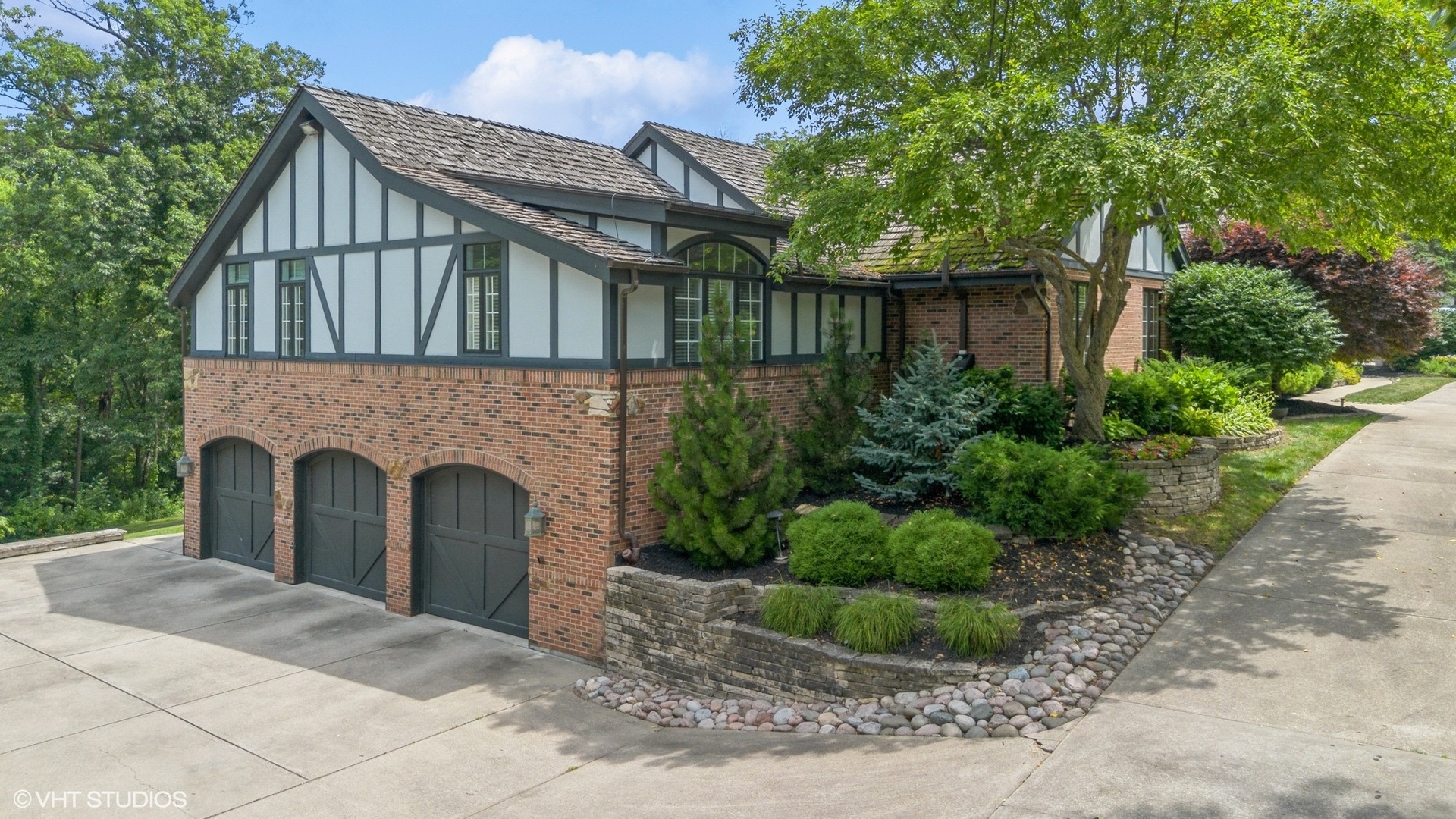 1030 CRESCENT Boulevard, Glen Ellyn, IL 60137