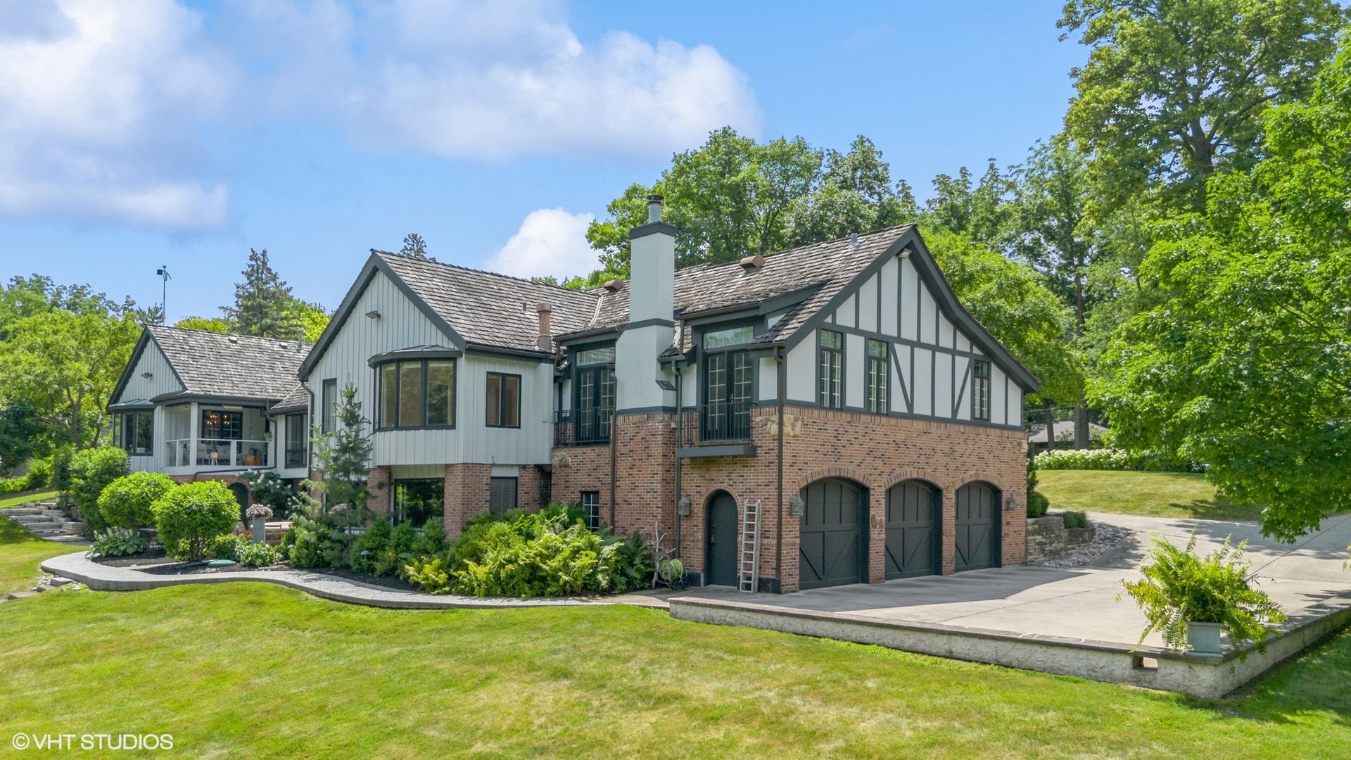 1030 CRESCENT Boulevard, Glen Ellyn, IL 60137