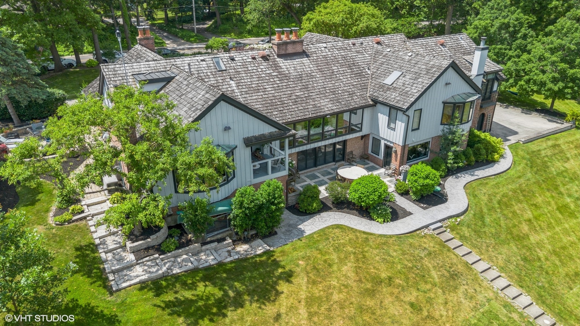 1030 CRESCENT Boulevard, Glen Ellyn, IL 60137