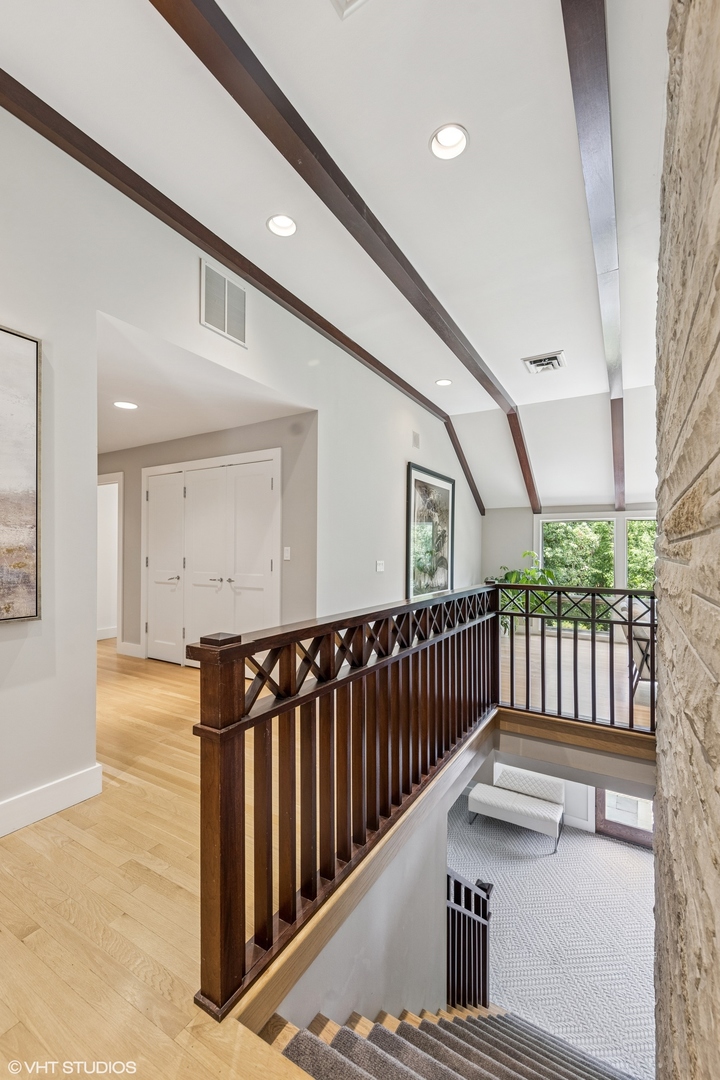 1030 CRESCENT Boulevard, Glen Ellyn, IL 60137