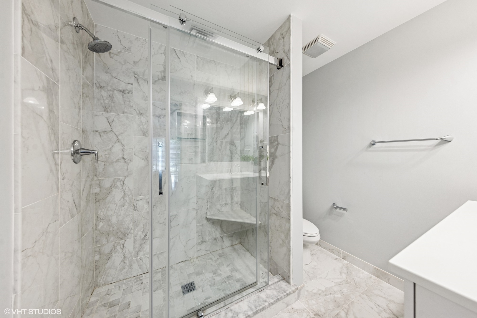 1030 CRESCENT Boulevard, Glen Ellyn, IL 60137