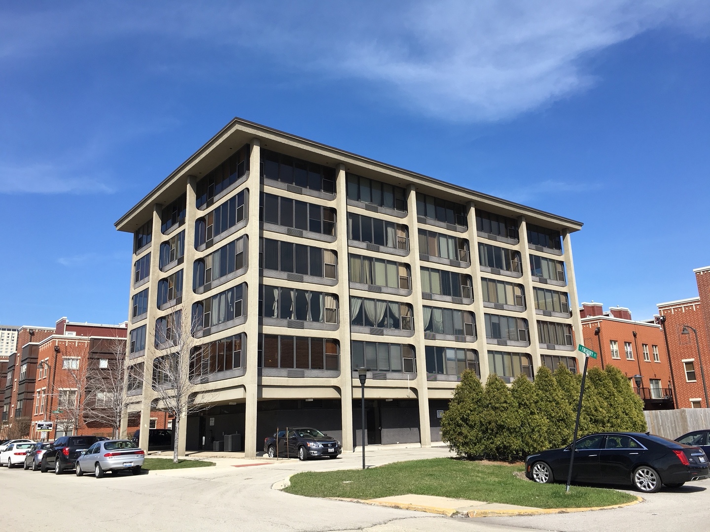 345 E Eastgate Place #203, Chicago, IL 60616