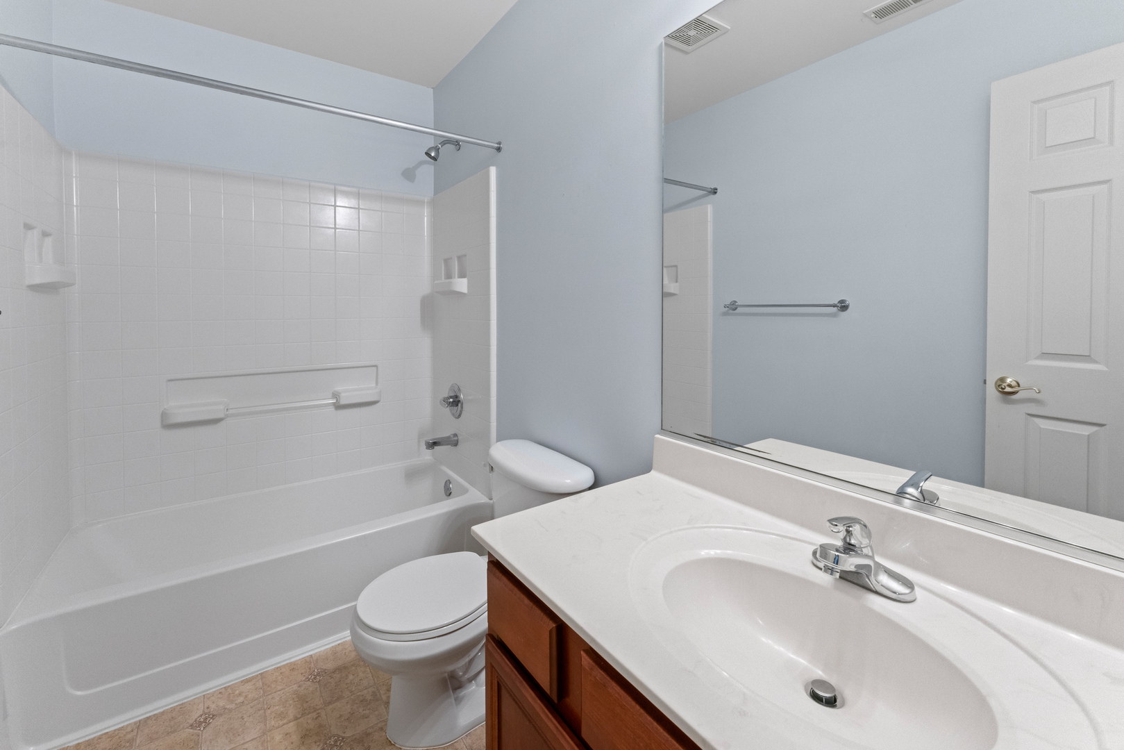 1423 W Remington Lane, Round Lake, IL 60073