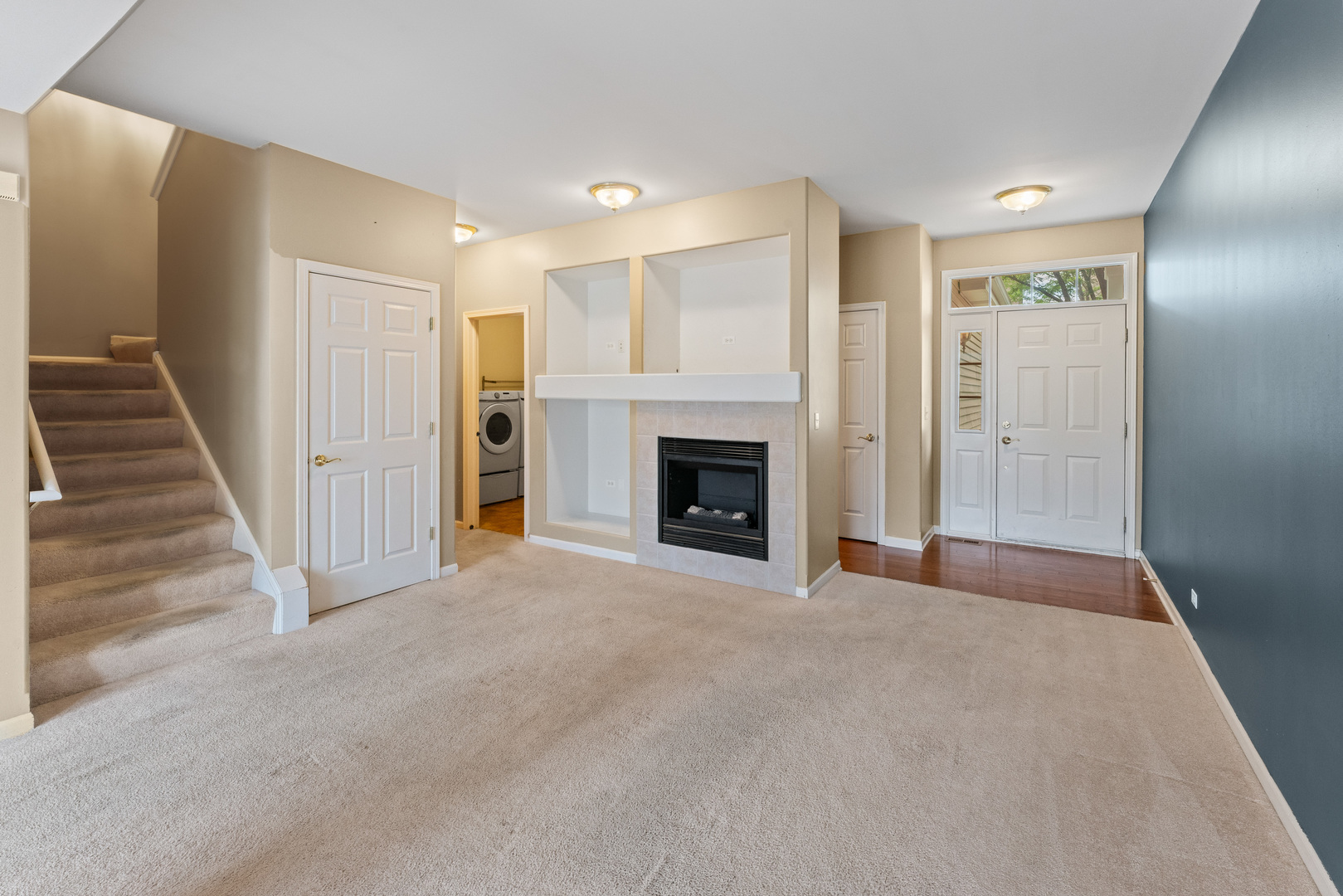 1423 W Remington Lane, Round Lake, IL 60073