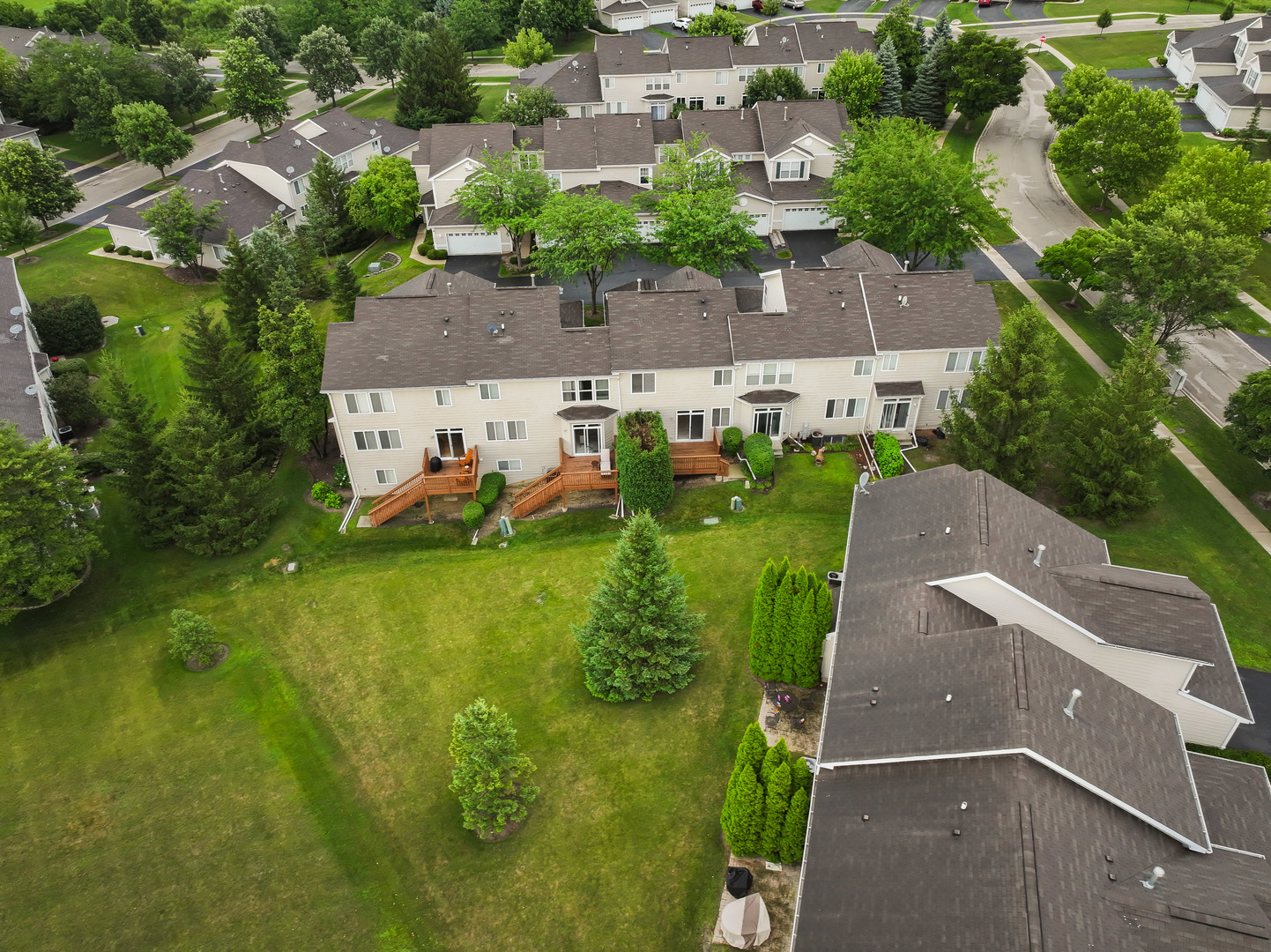 1423 W Remington Lane, Round Lake, IL 60073