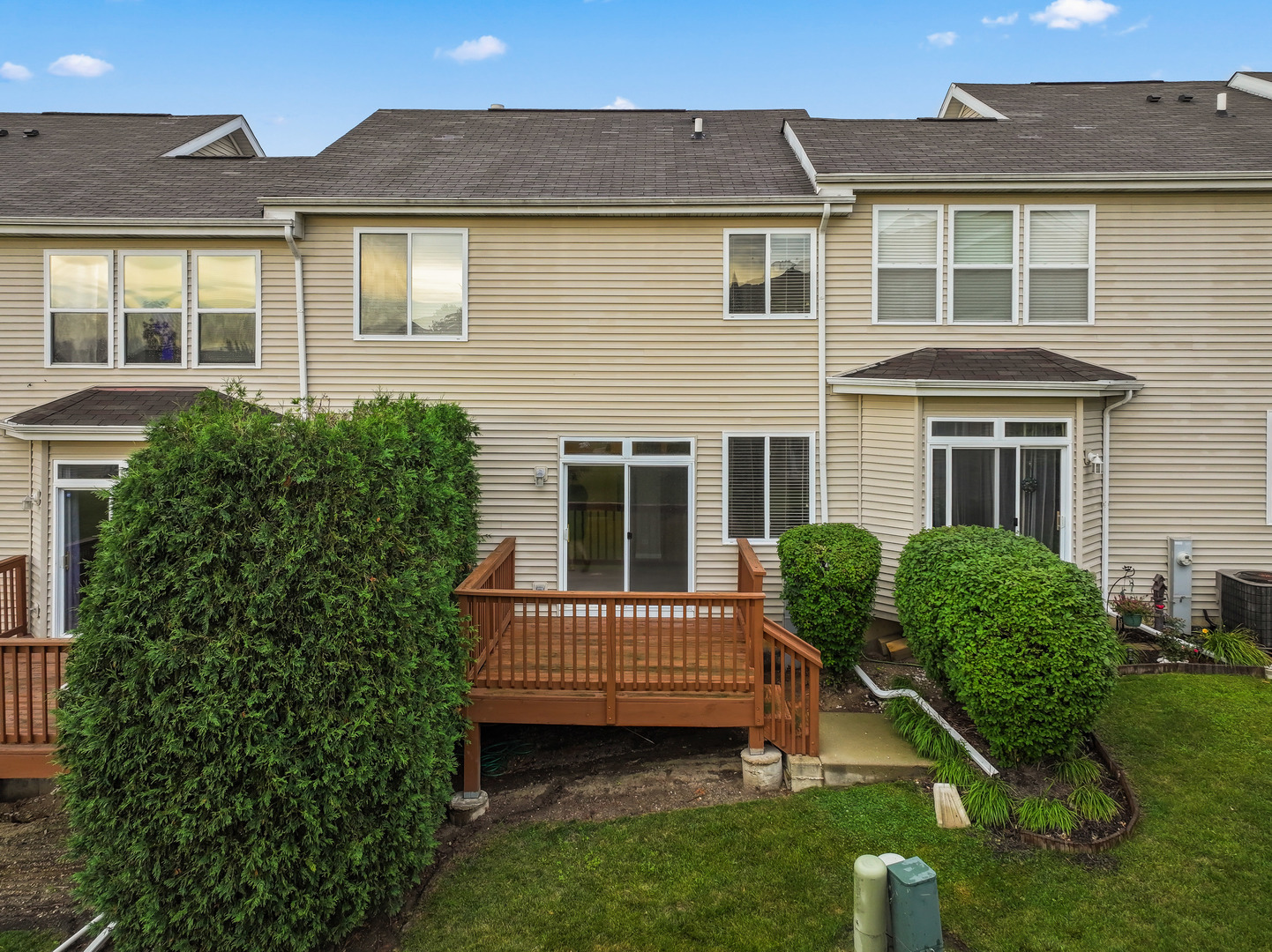 1423 W Remington Lane, Round Lake, IL 60073