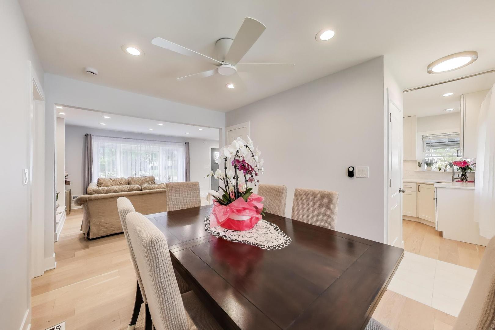 1394 Carol Lane, Des Plaines, IL 60018