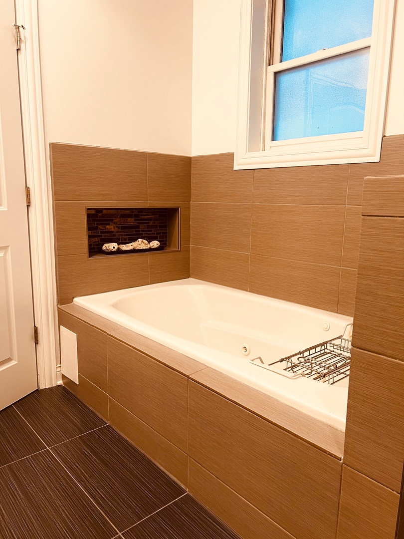 4931 S Prairie Avenue #2, Chicago, IL 60615