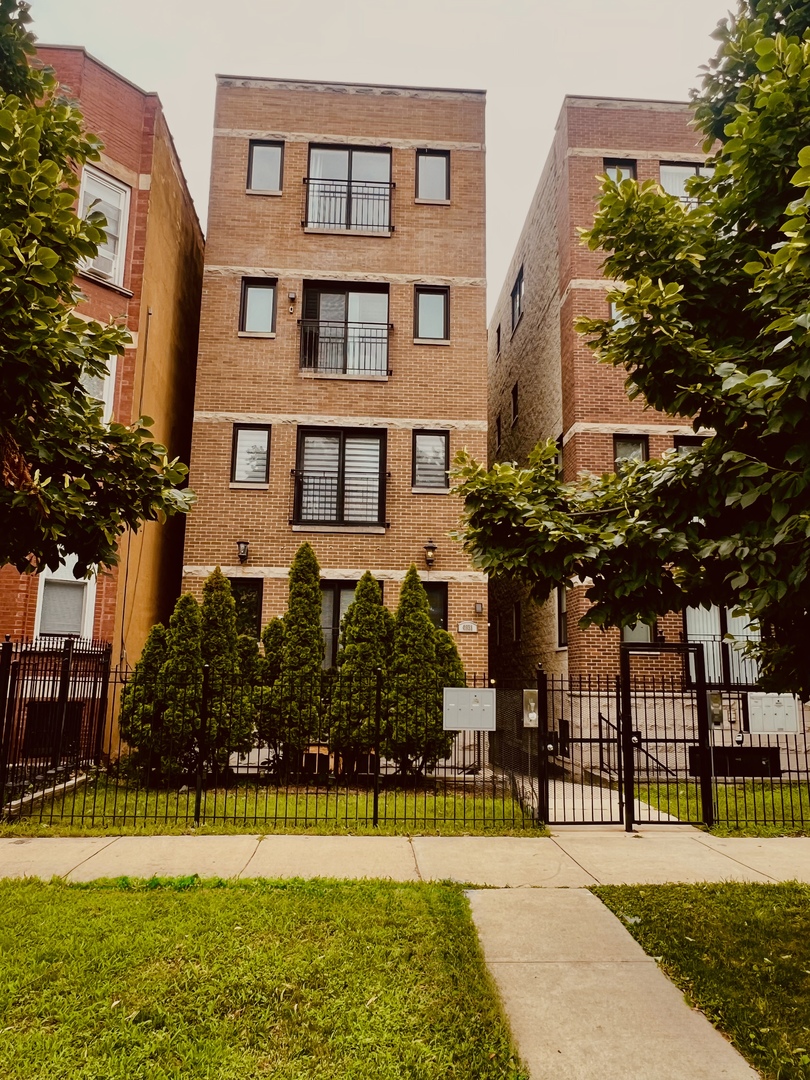 4931 S Prairie Avenue #2, Chicago, IL 60615