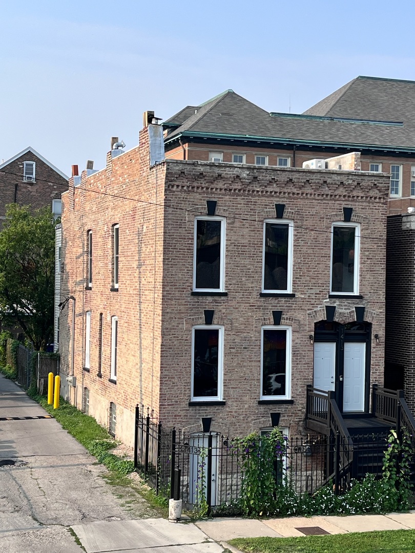 1413 W 16th Street, Chicago, IL 60608