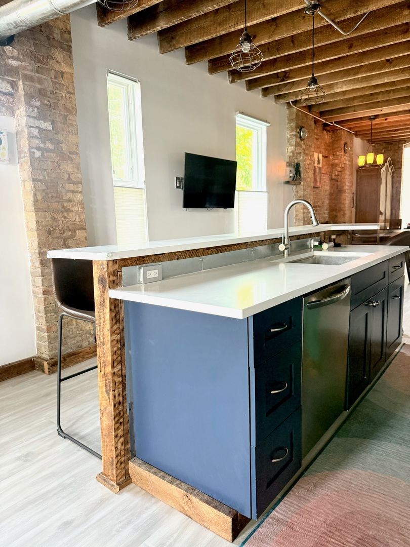 1413 W 16th Street, Chicago, IL 60608