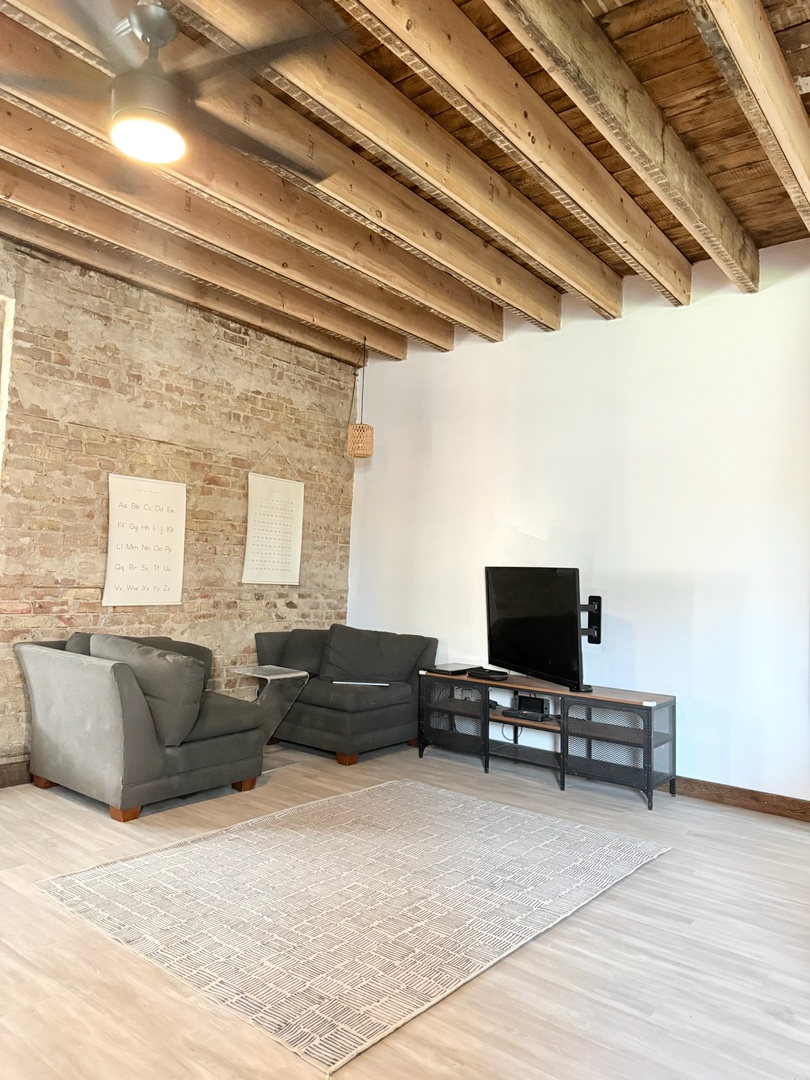 1413 W 16th Street, Chicago, IL 60608