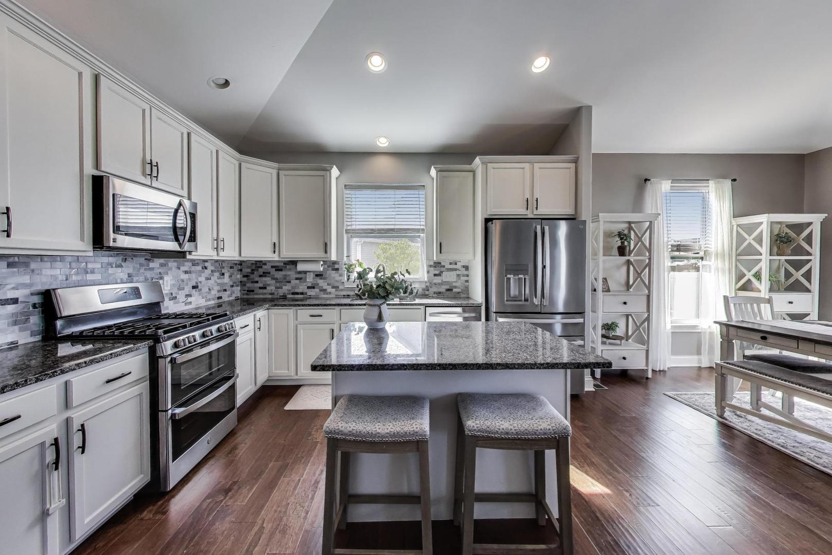 2320 Coventry Circle, Sycamore, IL 60178