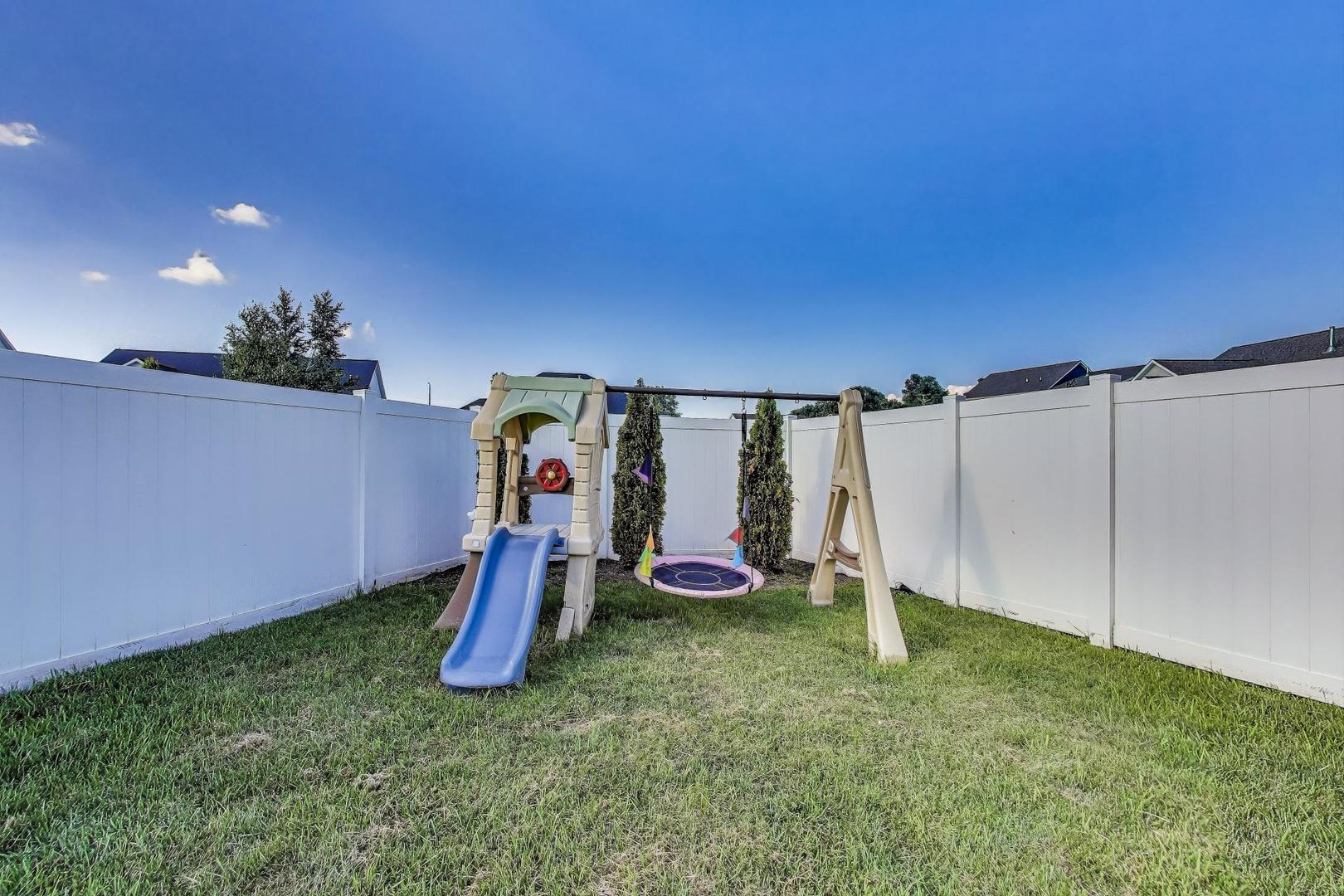2320 Coventry Circle, Sycamore, IL 60178
