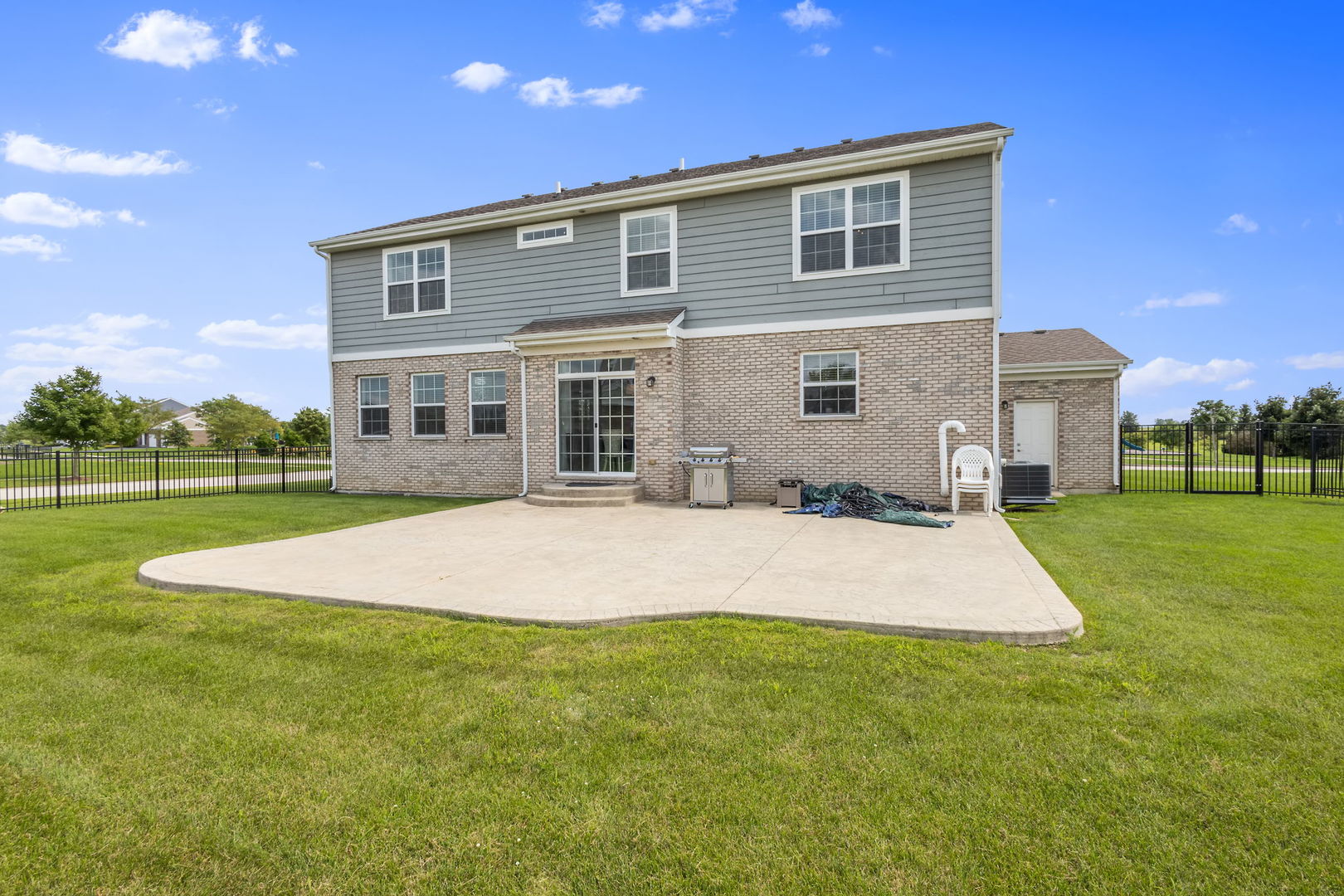 2185 Bristol Park Road, New Lenox, IL 60451