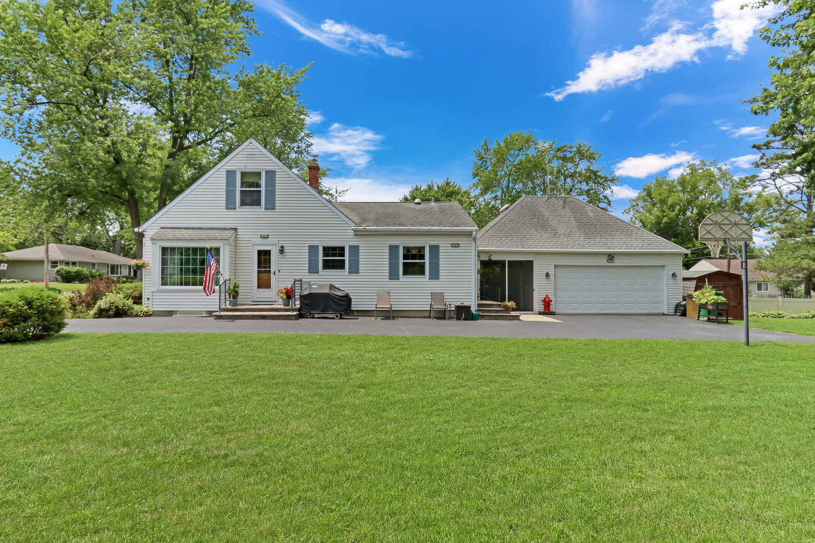 118 Harvey Avenue, Grayslake, IL 60030