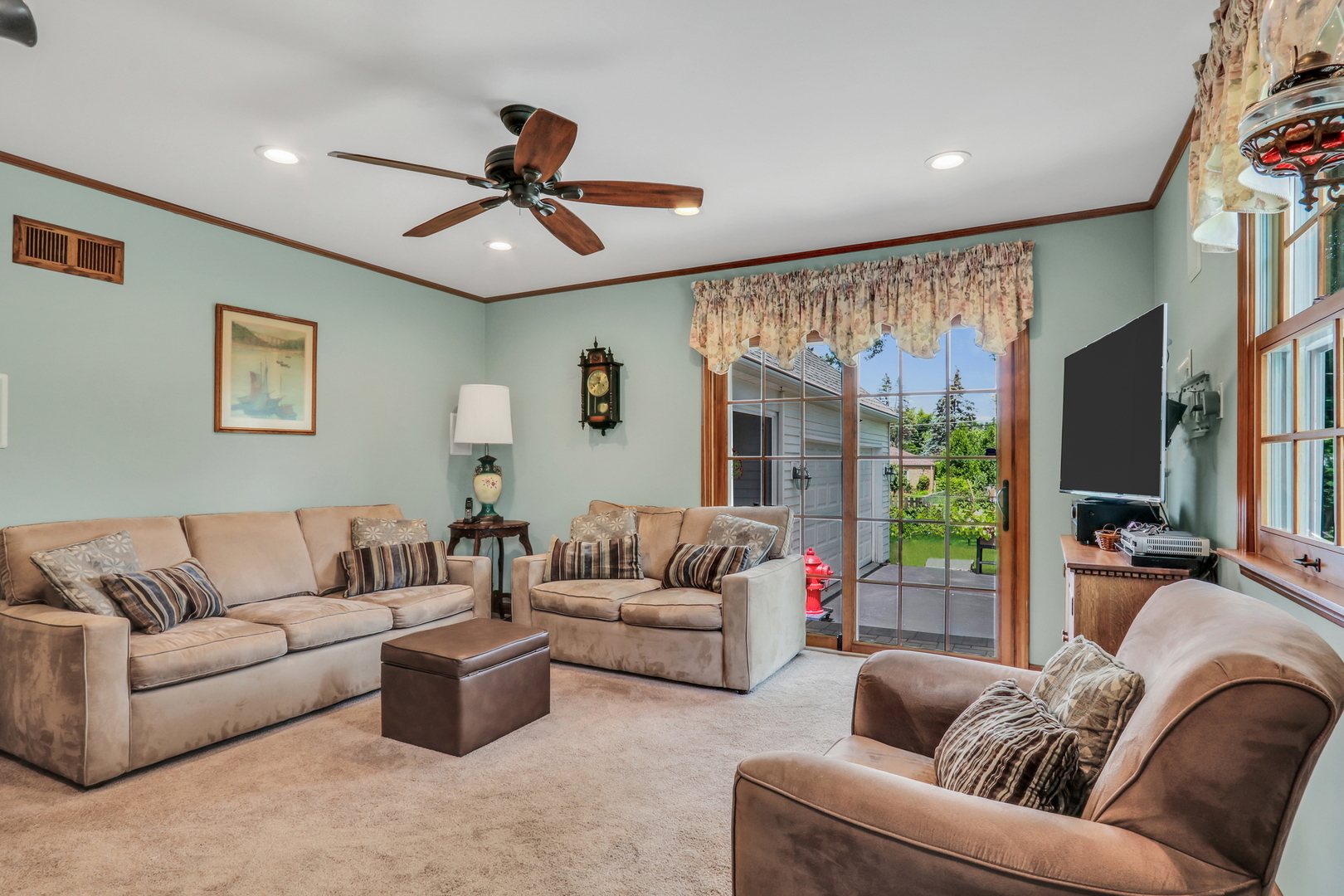 118 Harvey Avenue, Grayslake, IL 60030