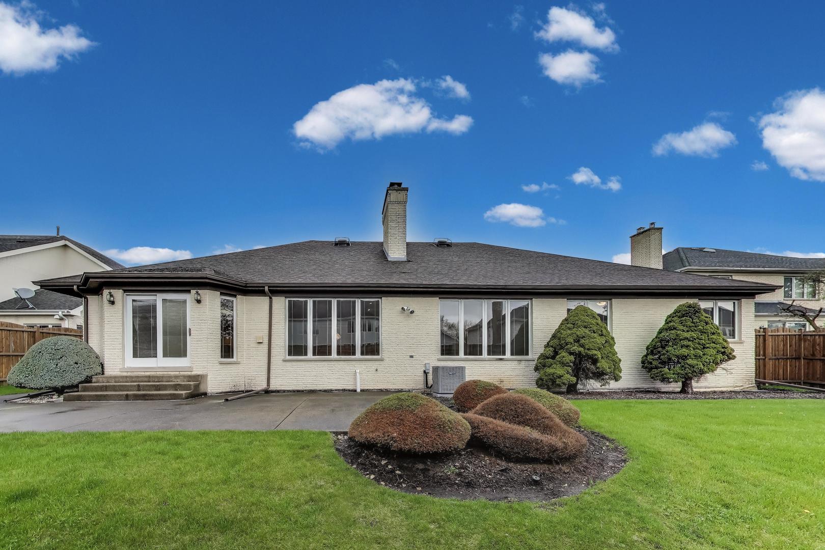 3617 Ari Lane, Glenview, IL 60026