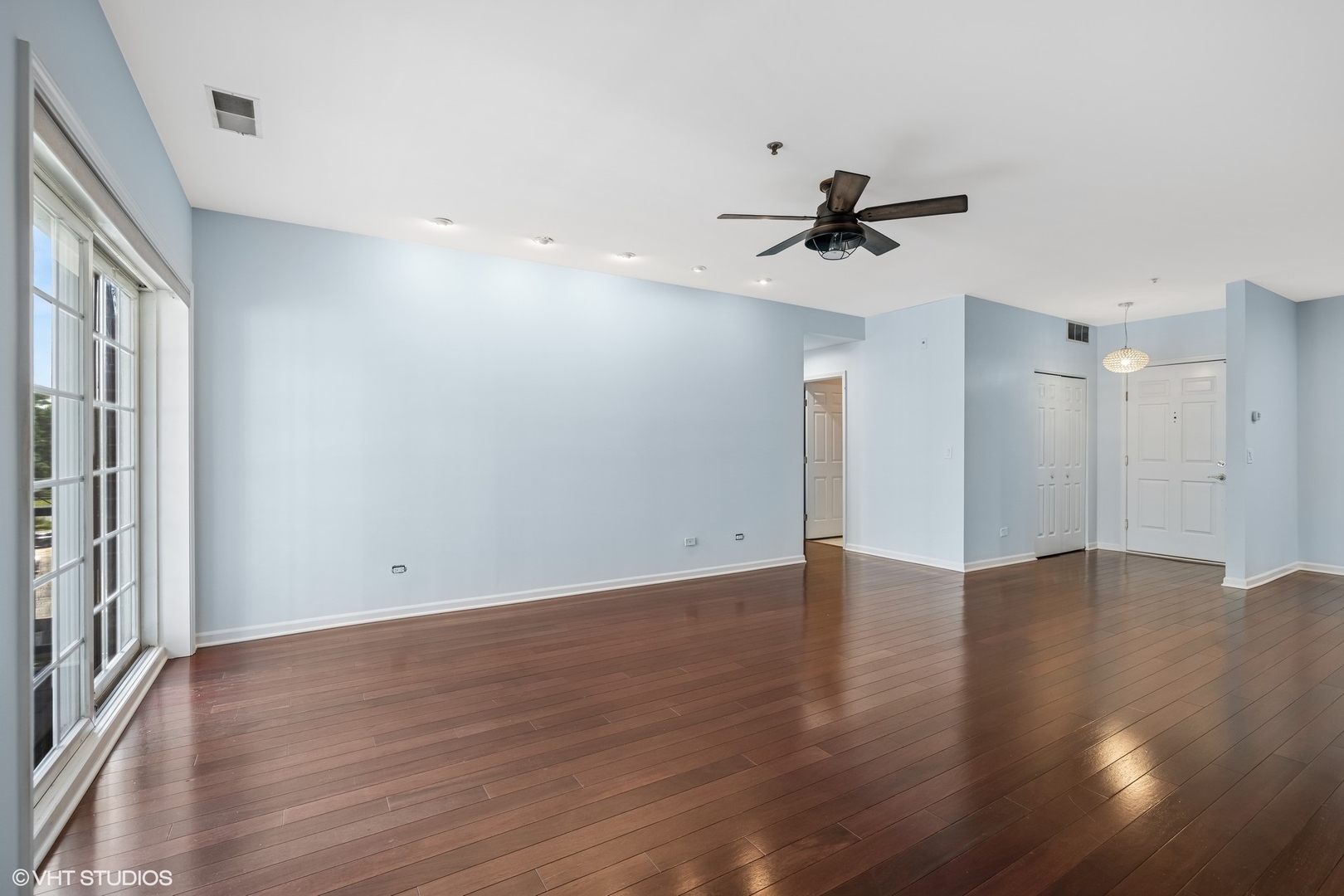 501 Forest Avenue #305, Glen Ellyn, IL 60137