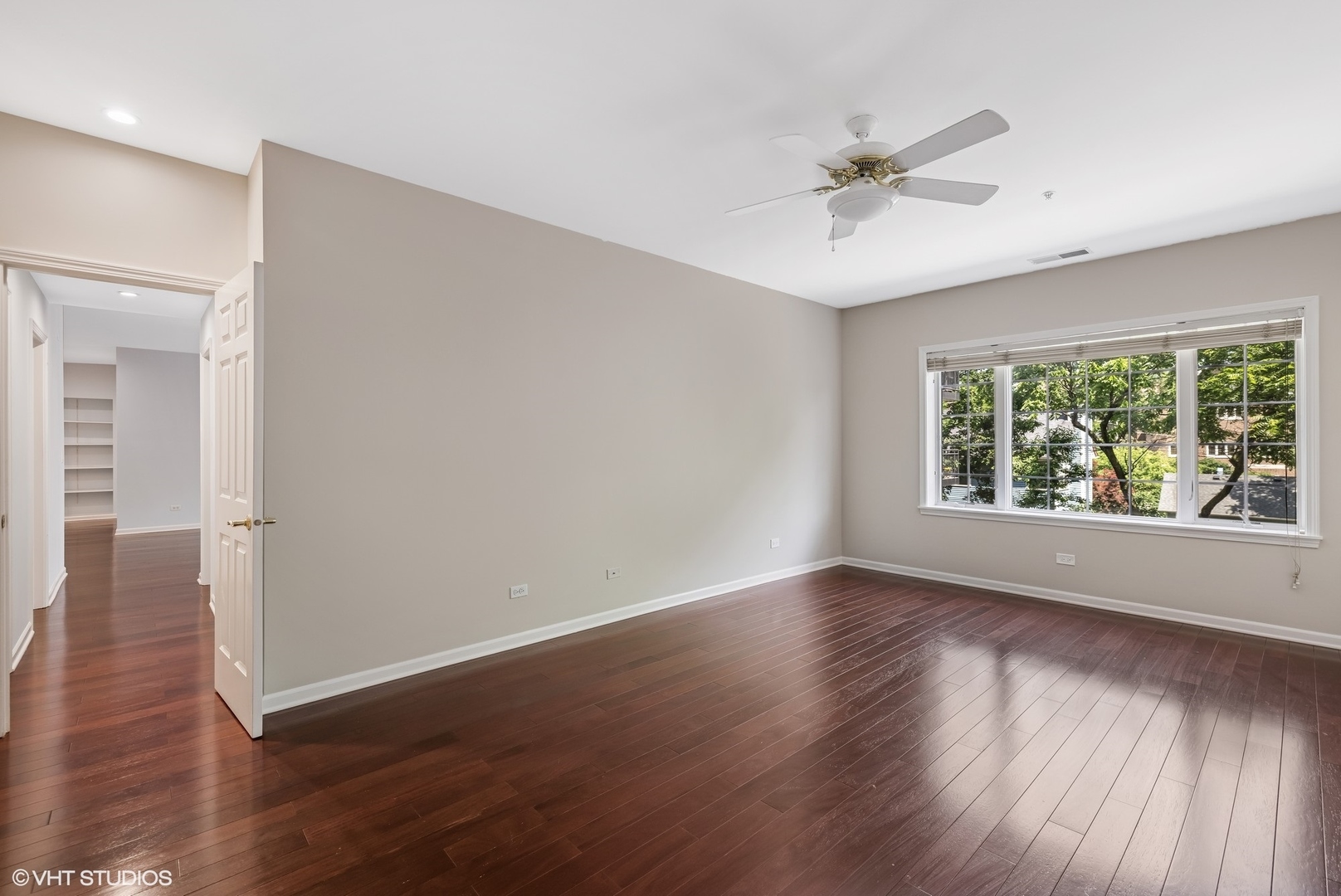 501 Forest Avenue #305, Glen Ellyn, IL 60137