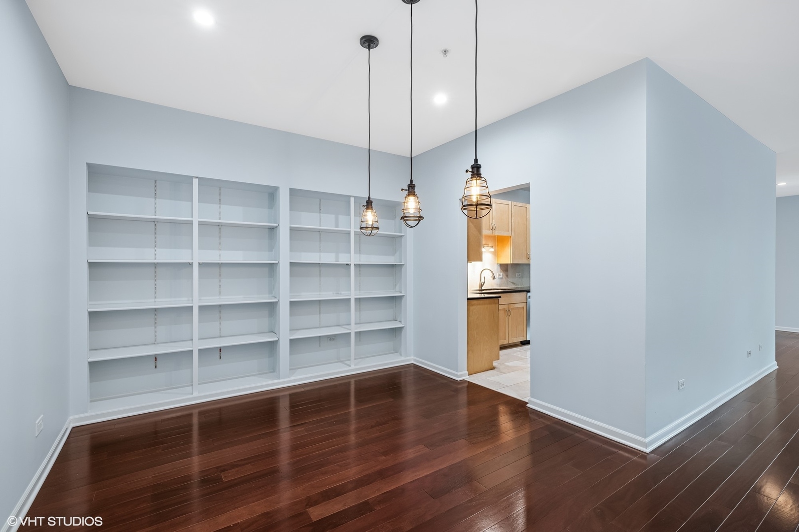 501 Forest Avenue #305, Glen Ellyn, IL 60137