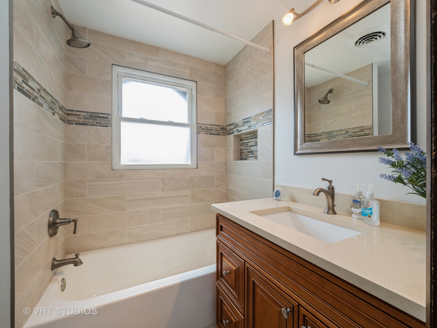 2207 Eastman Street, Rolling Meadows, IL 60008