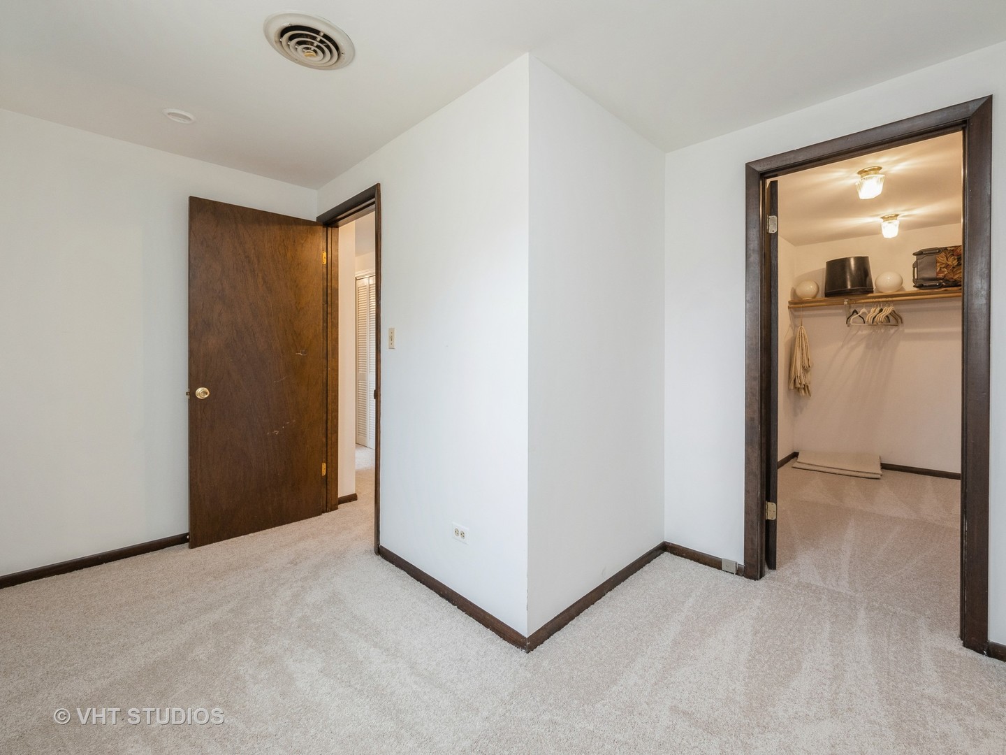 2207 Eastman Street, Rolling Meadows, IL 60008
