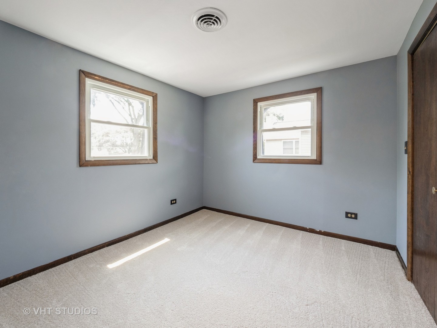 2207 Eastman Street, Rolling Meadows, IL 60008