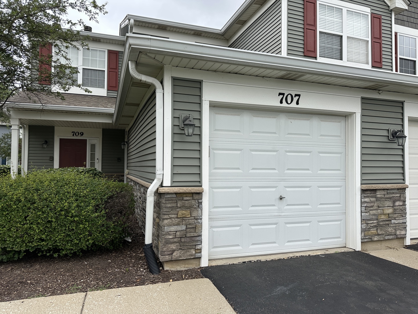 707 Genesee Drive #0, Naperville, IL 60563