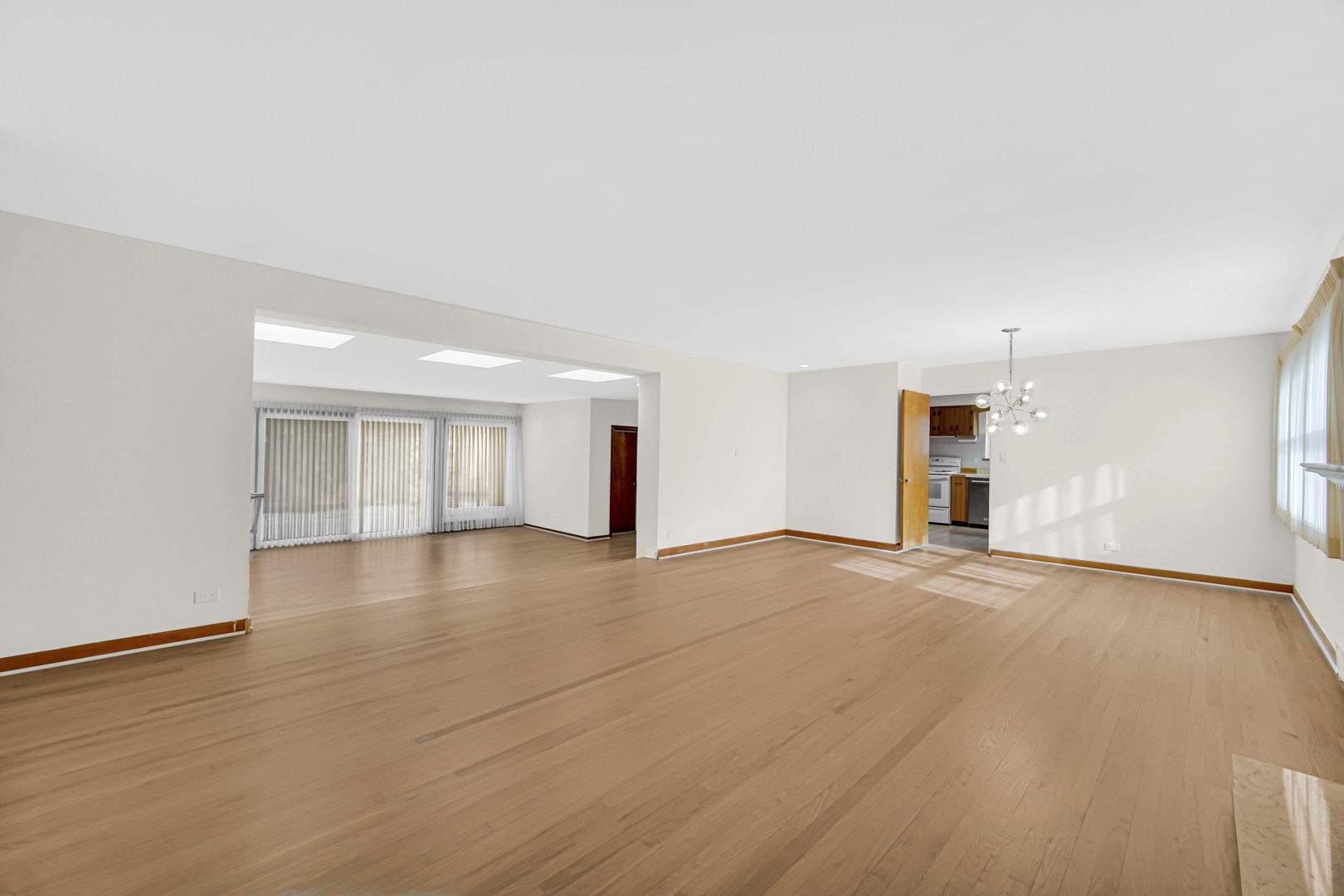 302 N Lincoln Lane, Arlington Heights, IL 60004