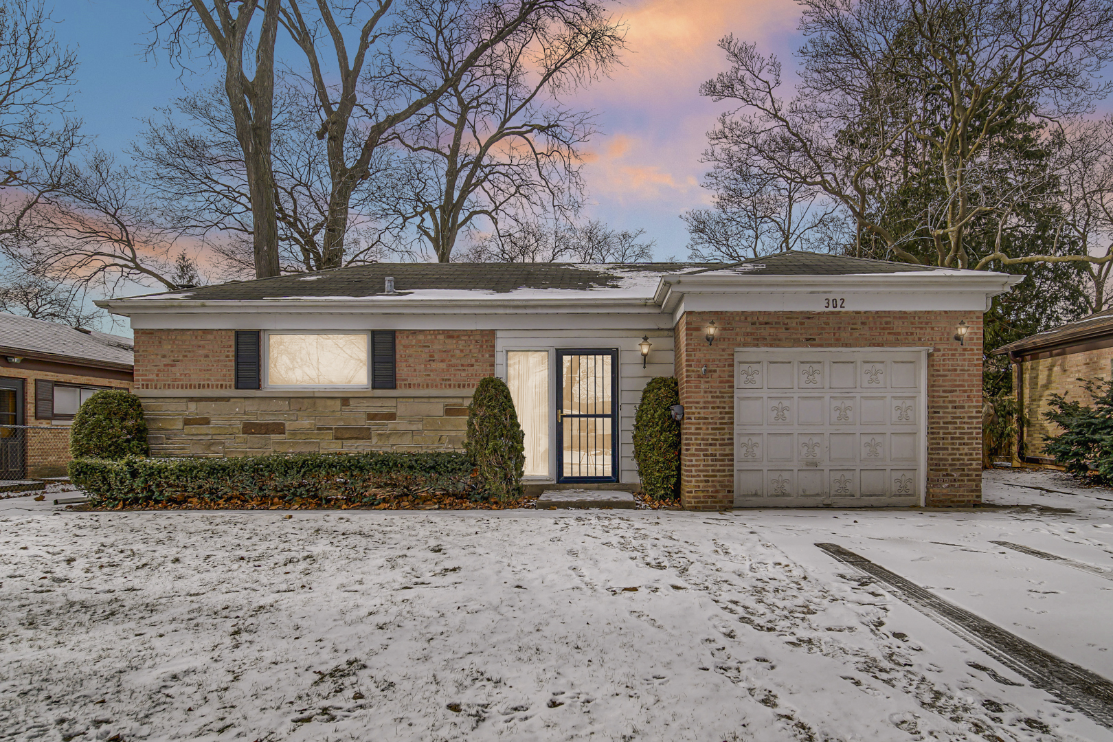302 N Lincoln Lane, Arlington Heights, IL 60004