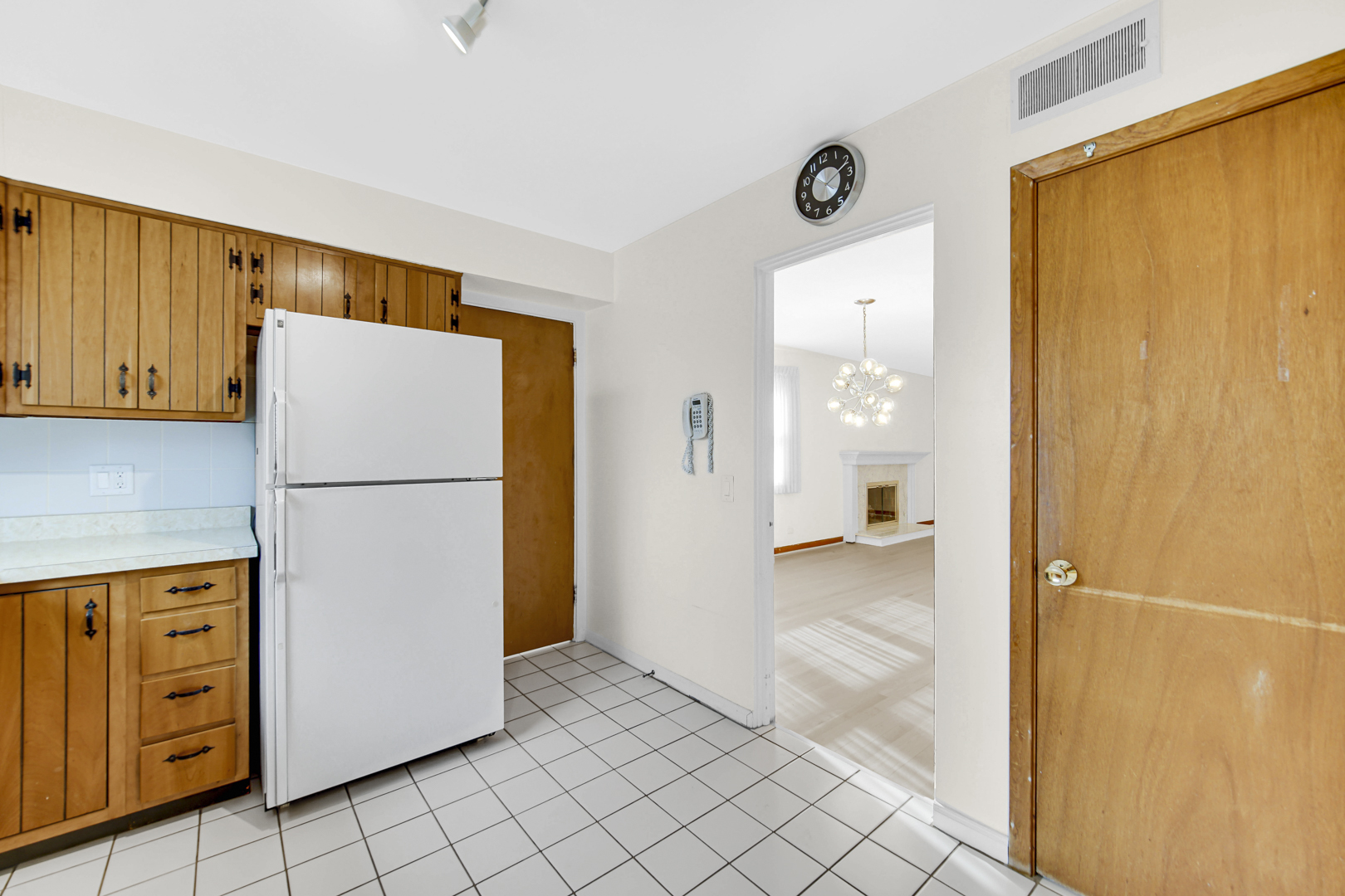 302 N Lincoln Lane, Arlington Heights, IL 60004