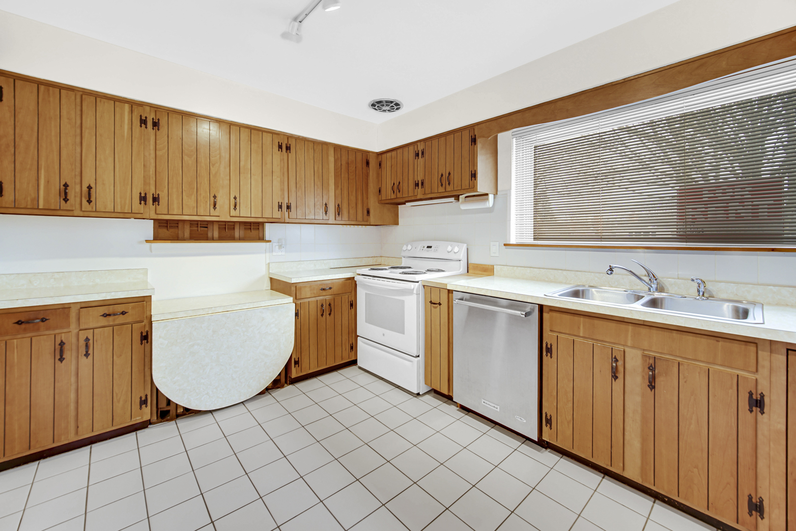 302 N Lincoln Lane, Arlington Heights, IL 60004
