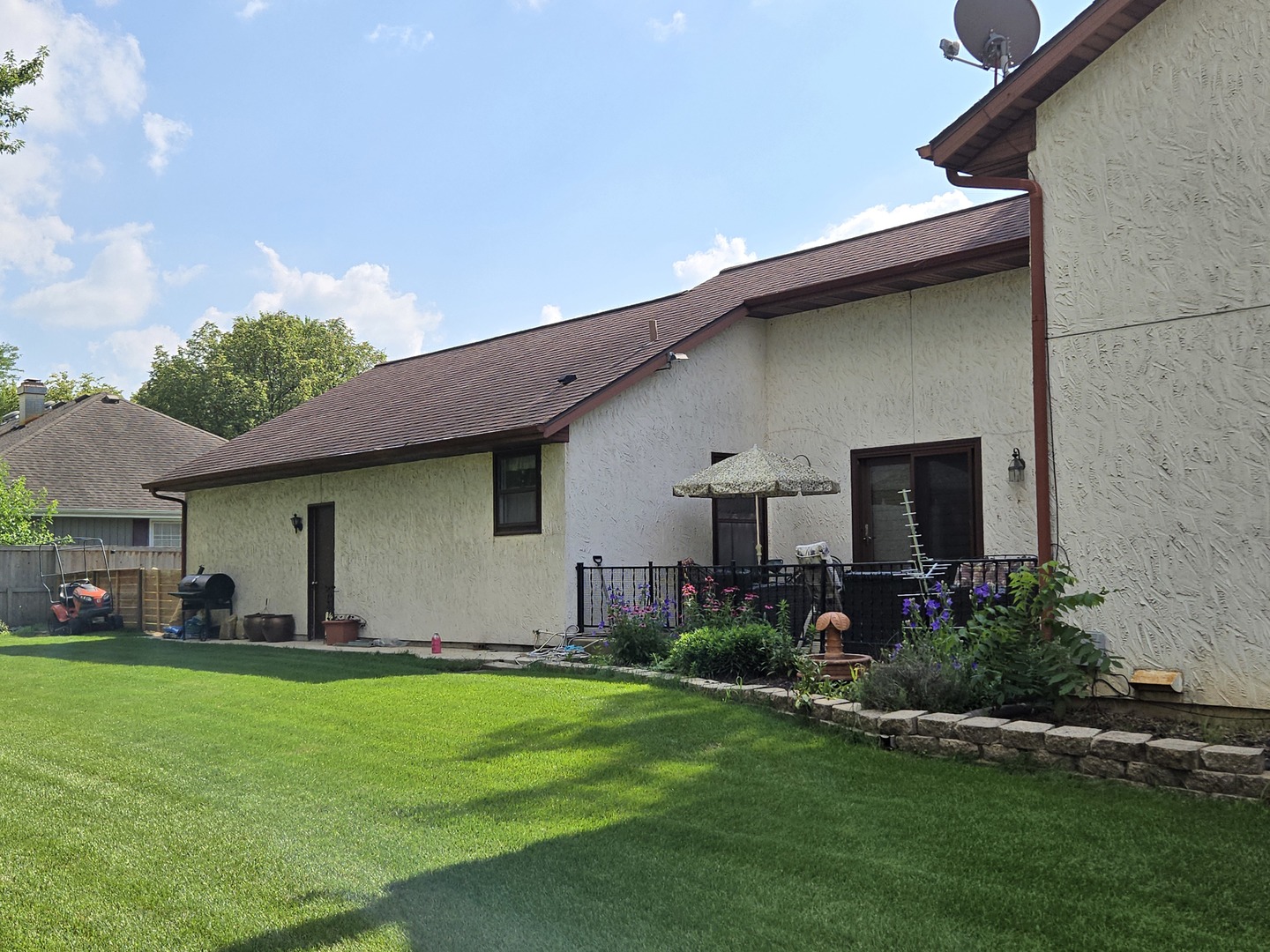 219 Brookside Drive, Elgin, IL 60123