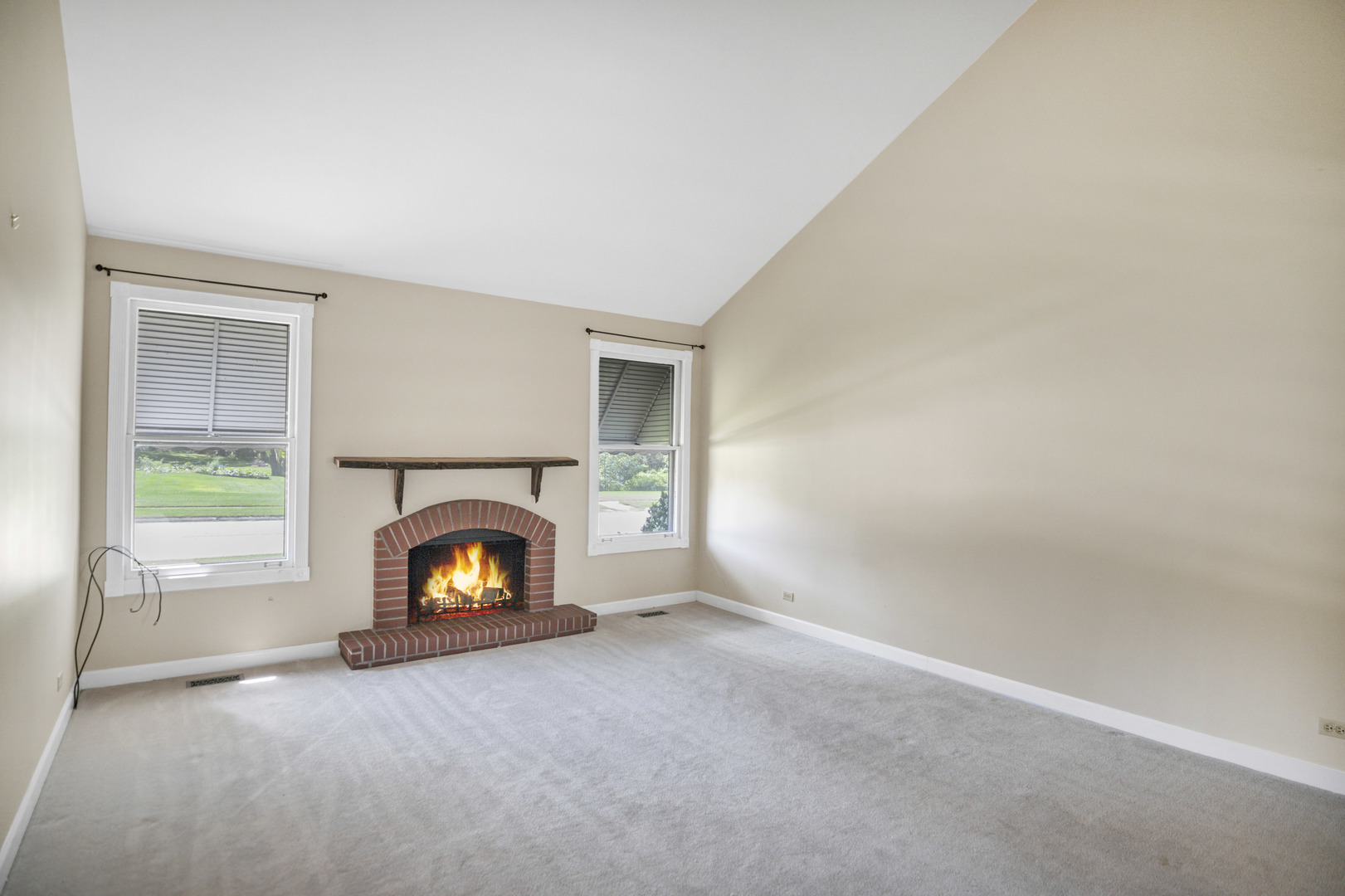 219 Brookside Drive, Elgin, IL 60123