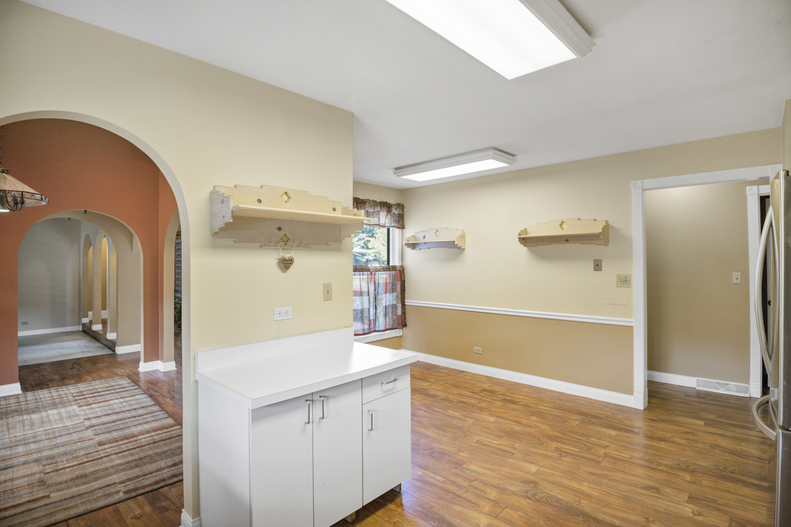 219 Brookside Drive, Elgin, IL 60123