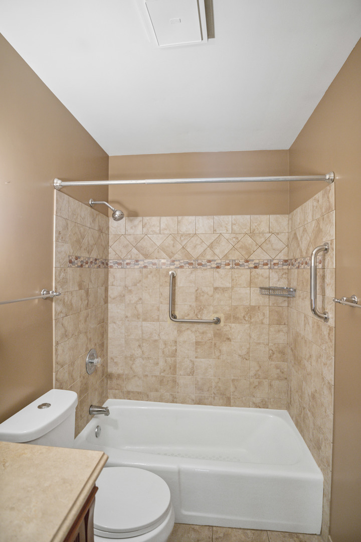 219 Brookside Drive, Elgin, IL 60123