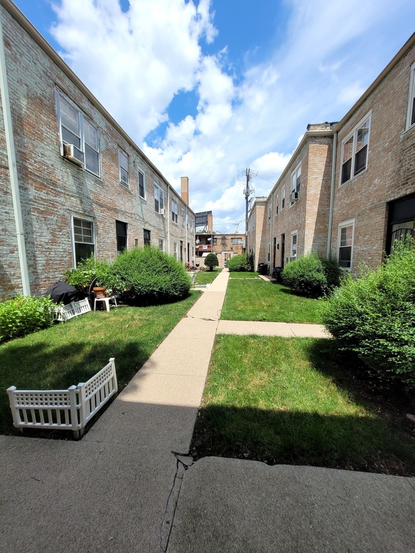 9522 S Vanderpoel Avenue, Chicago, IL 60643