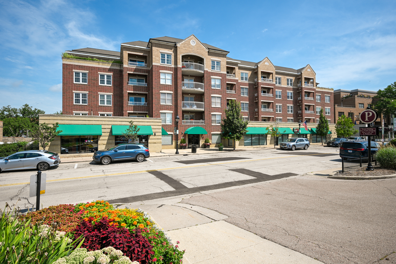570 Crescent Boulevard #403, Glen Ellyn, IL 60137