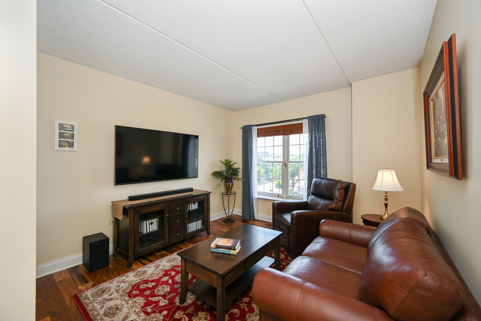 570 Crescent Boulevard #403, Glen Ellyn, IL 60137