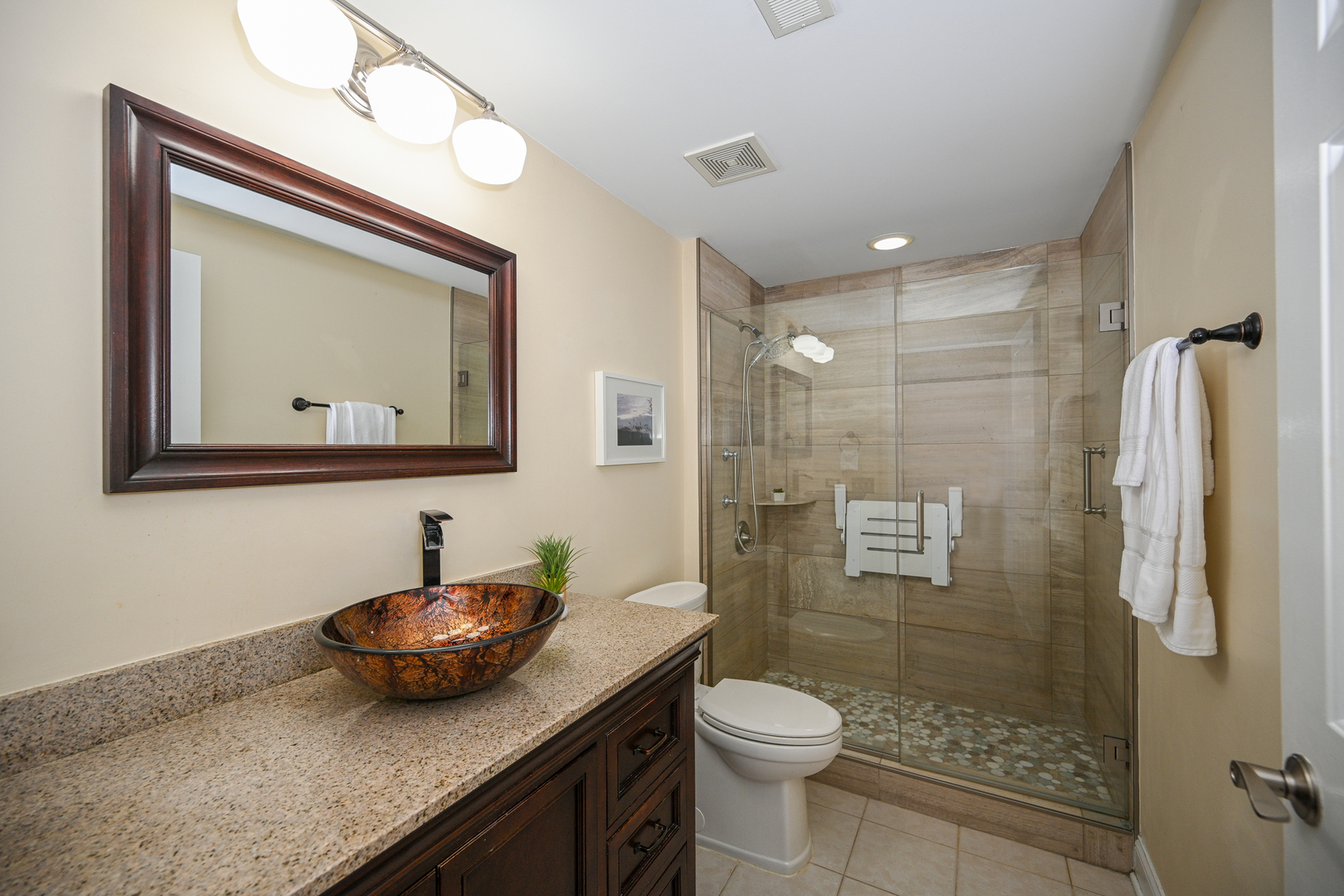 570 Crescent Boulevard #403, Glen Ellyn, IL 60137