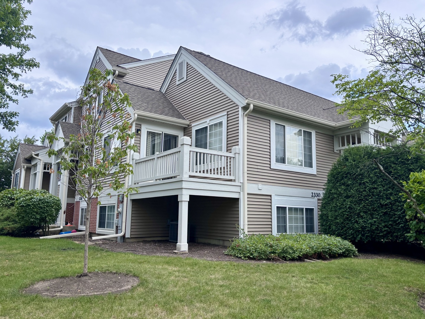 2330 Twilight Drive, Aurora, IL 60503