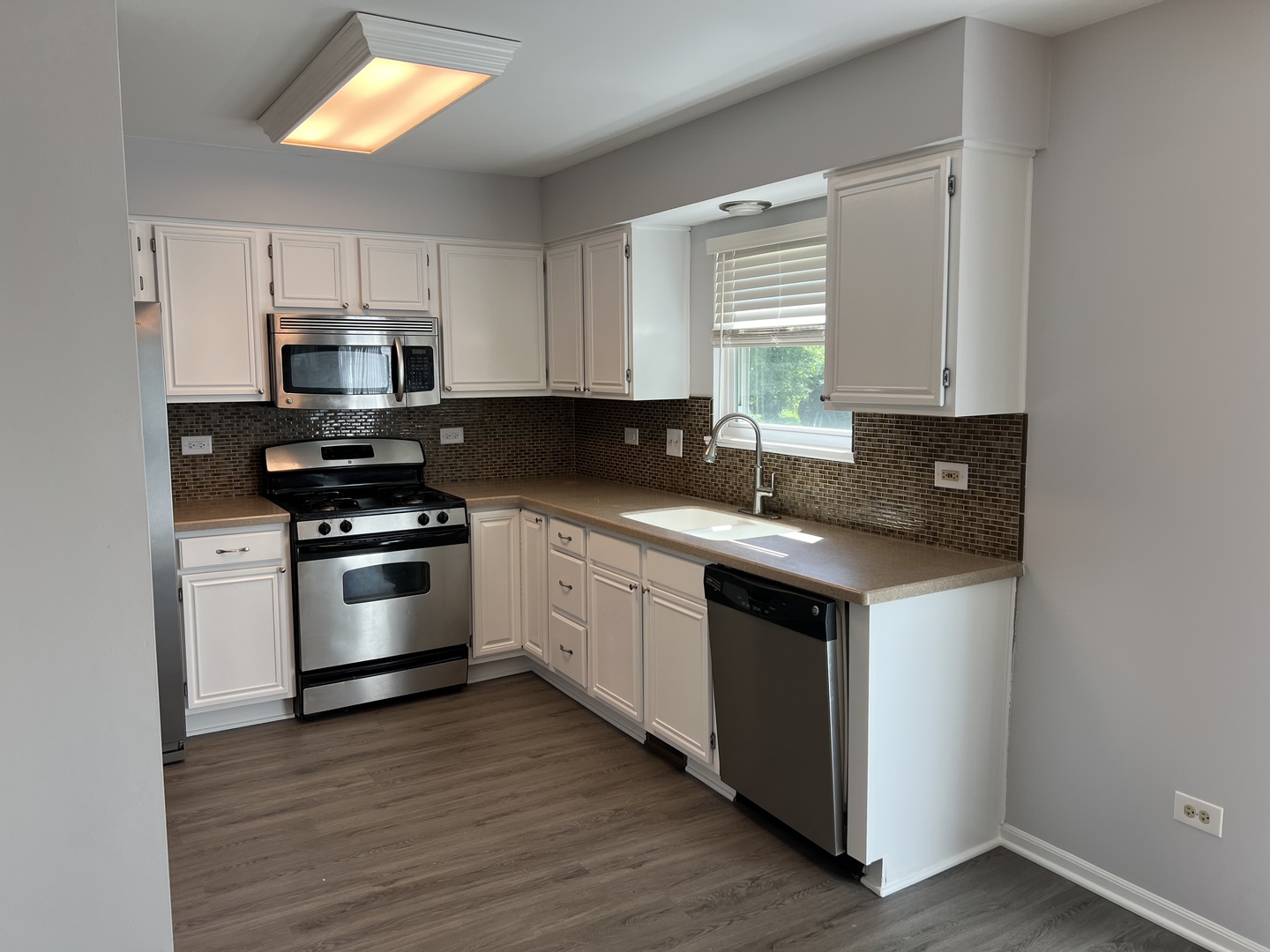 1164 Lakewood Circle, Naperville, IL 60540