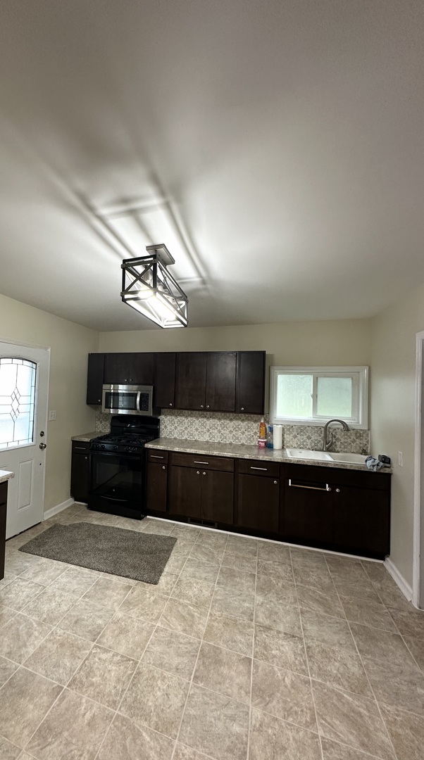 405 W Main Street, Essex, IL 60935