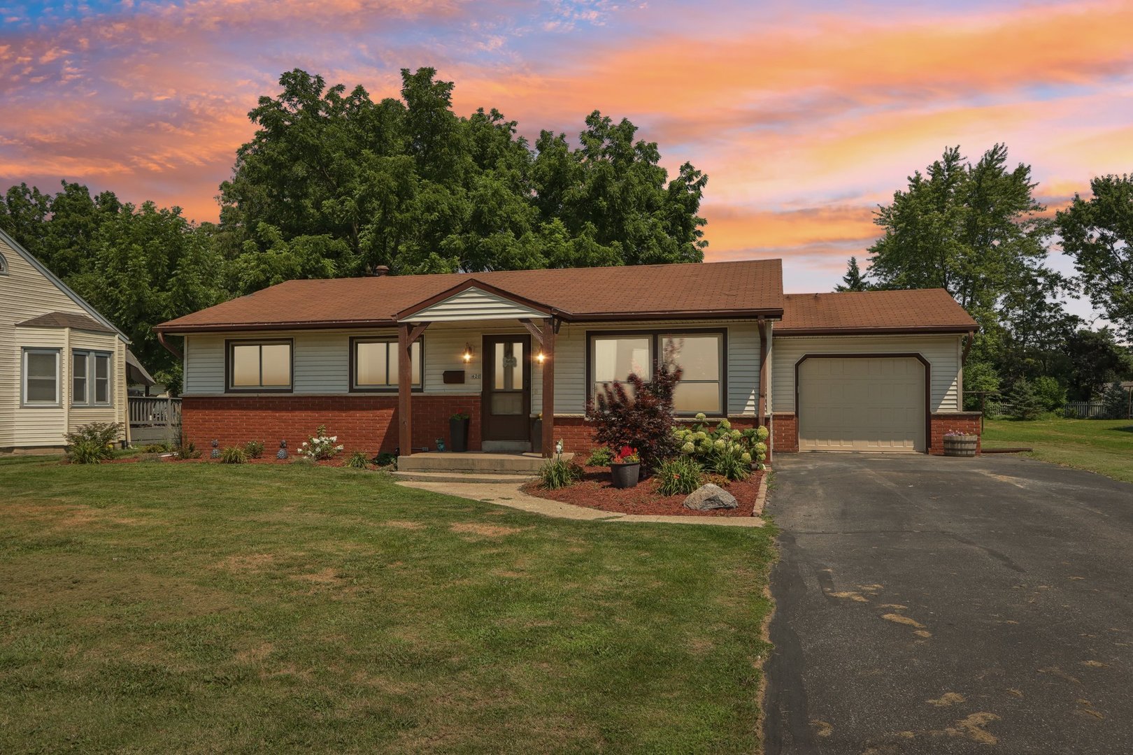 620 E Main Street, Waterford, WI 53185