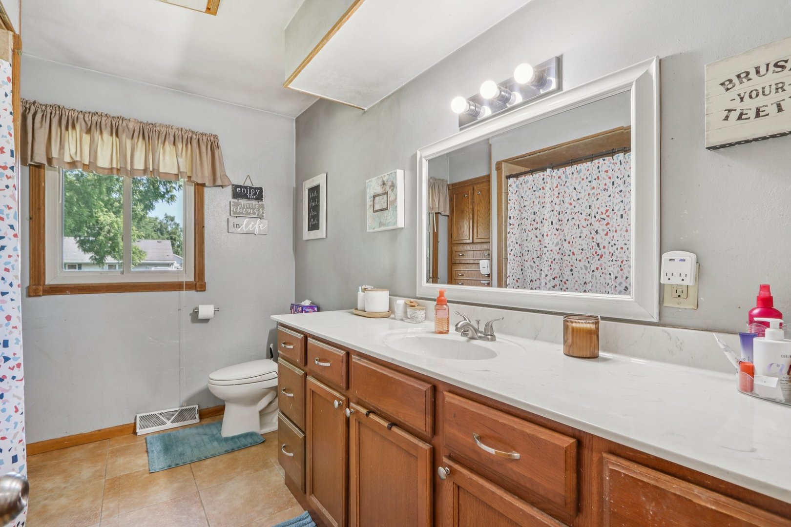 620 E Main Street, Waterford, WI 53185