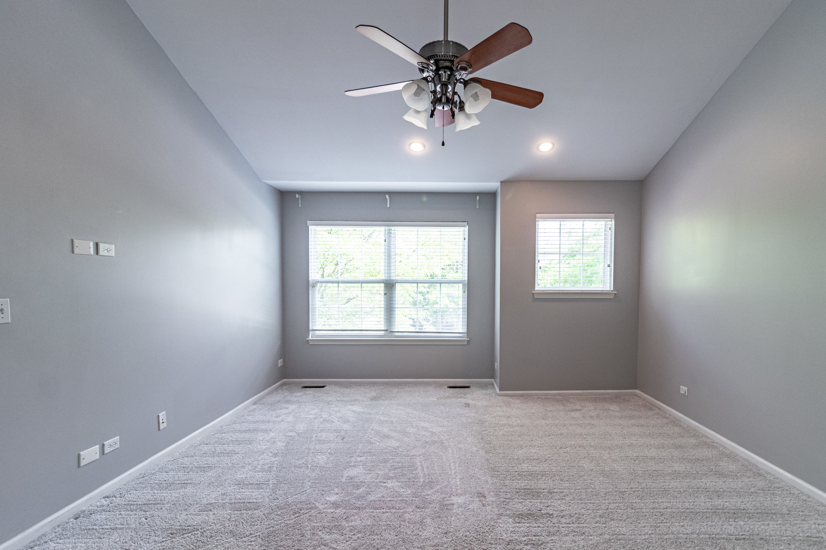 403 Shadow Creek Drive, Vernon Hills, IL 60061